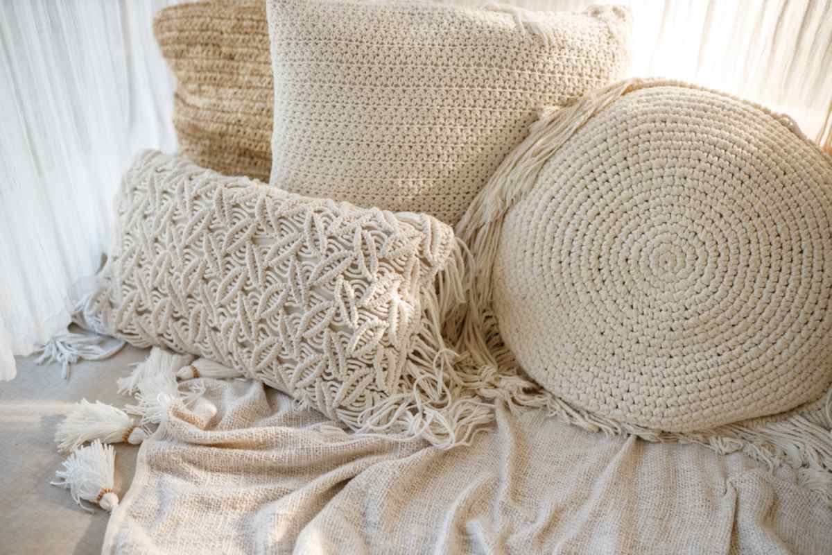 Macrame textiles with geometric patterns